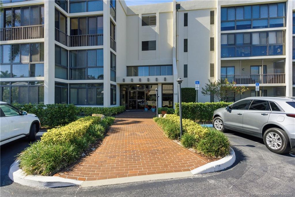 150 SE Four Winds Drive B208