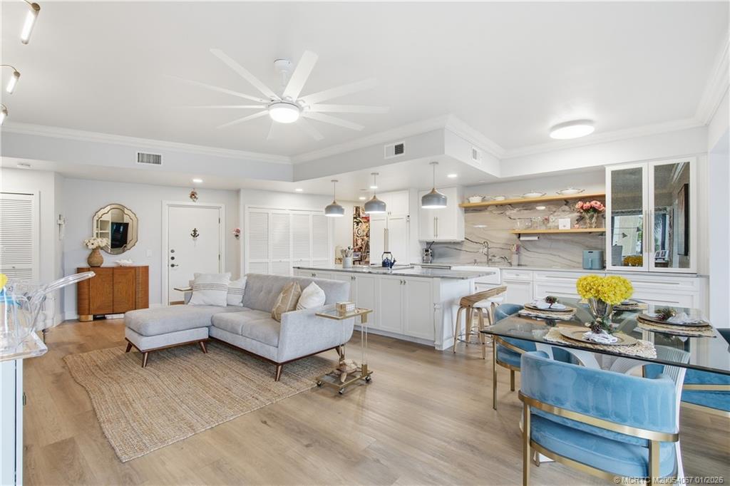 150 SE Four Winds Drive B208