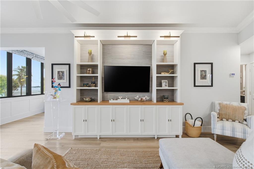 150 SE Four Winds Drive B208