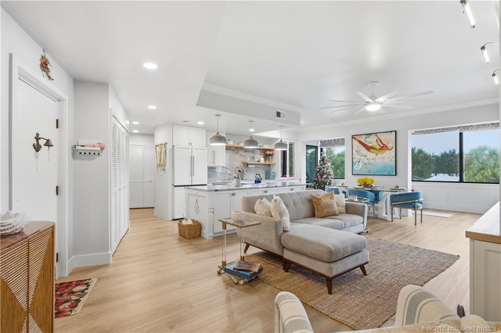 150 SE Four Winds Drive B208