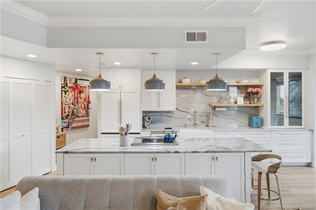 150 SE Four Winds Drive B208