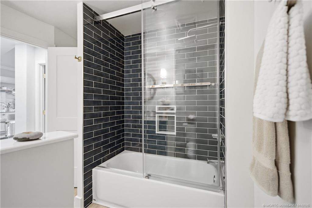 150 SE Four Winds Drive B208