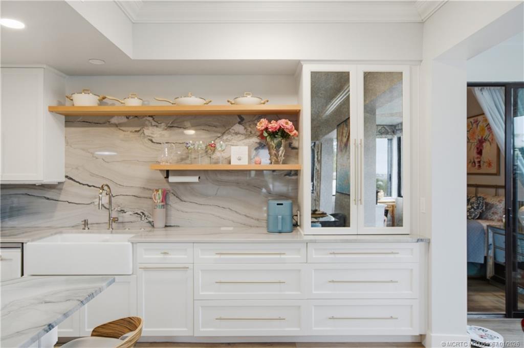 150 SE Four Winds Drive B208