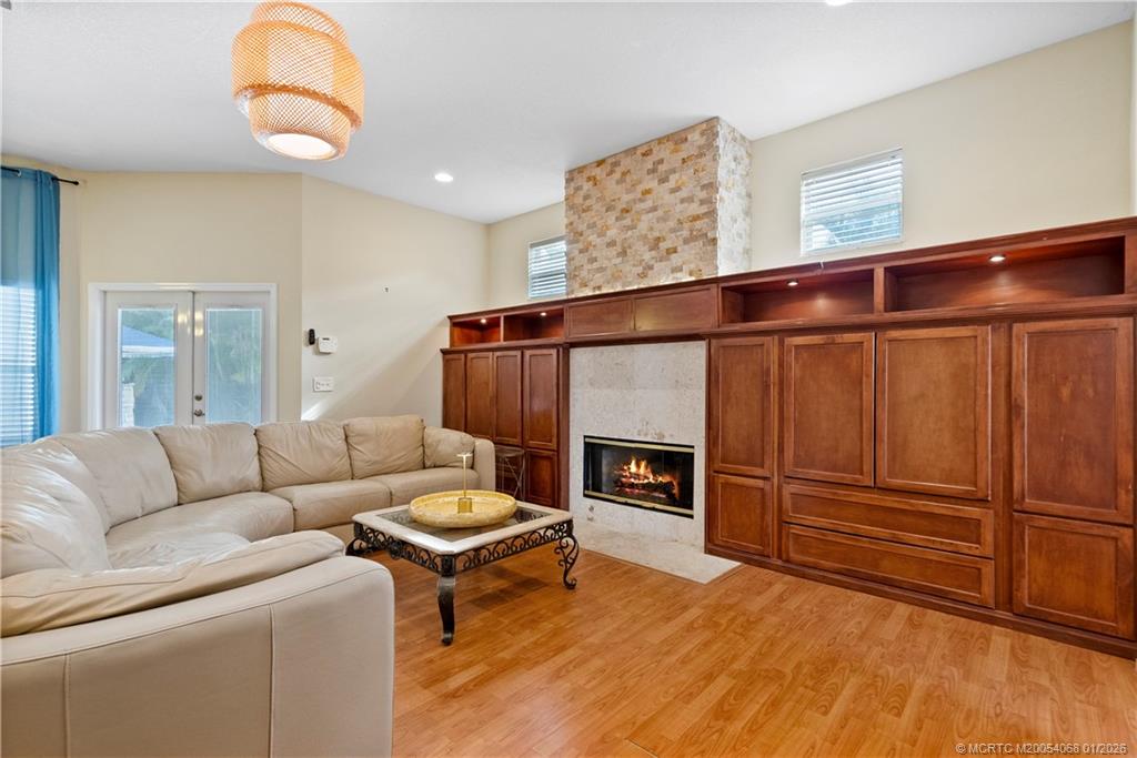 4257 SW Winslow Street