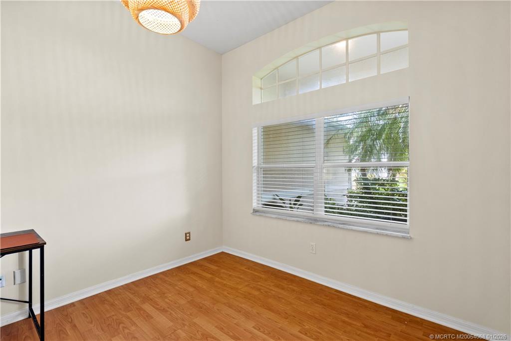 4257 SW Winslow Street