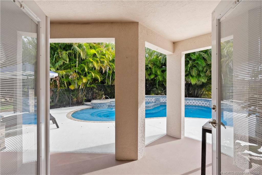 4257 SW Winslow Street