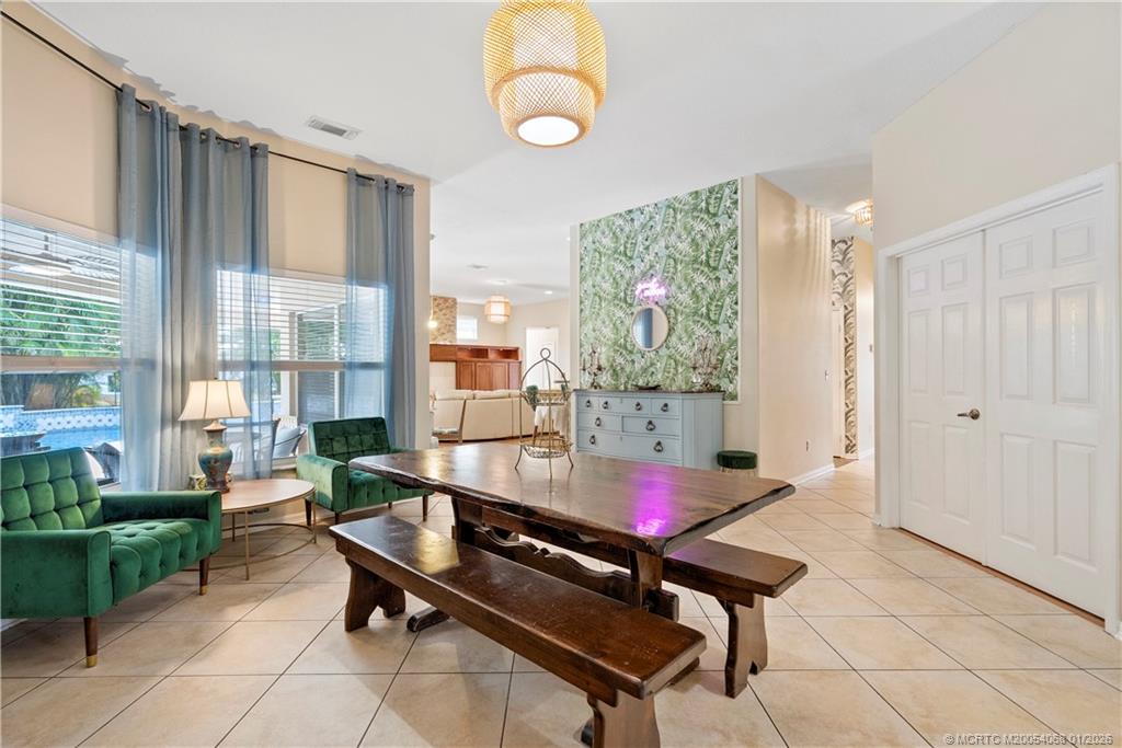 4257 SW Winslow Street