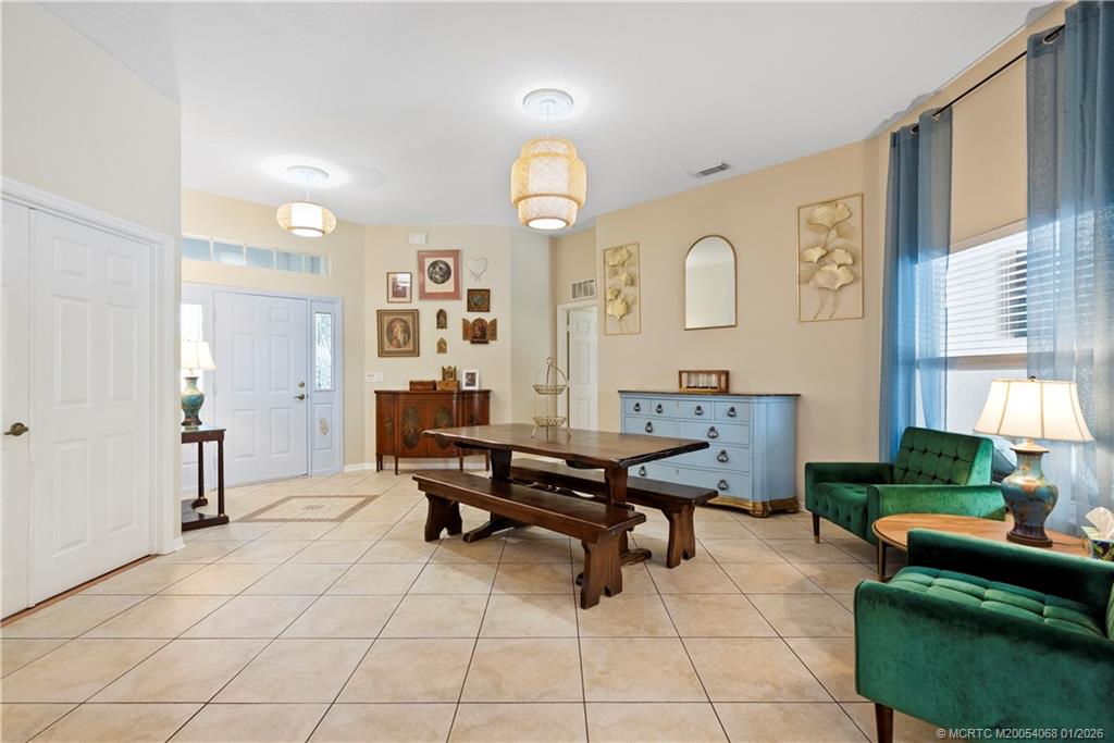 4257 SW Winslow Street