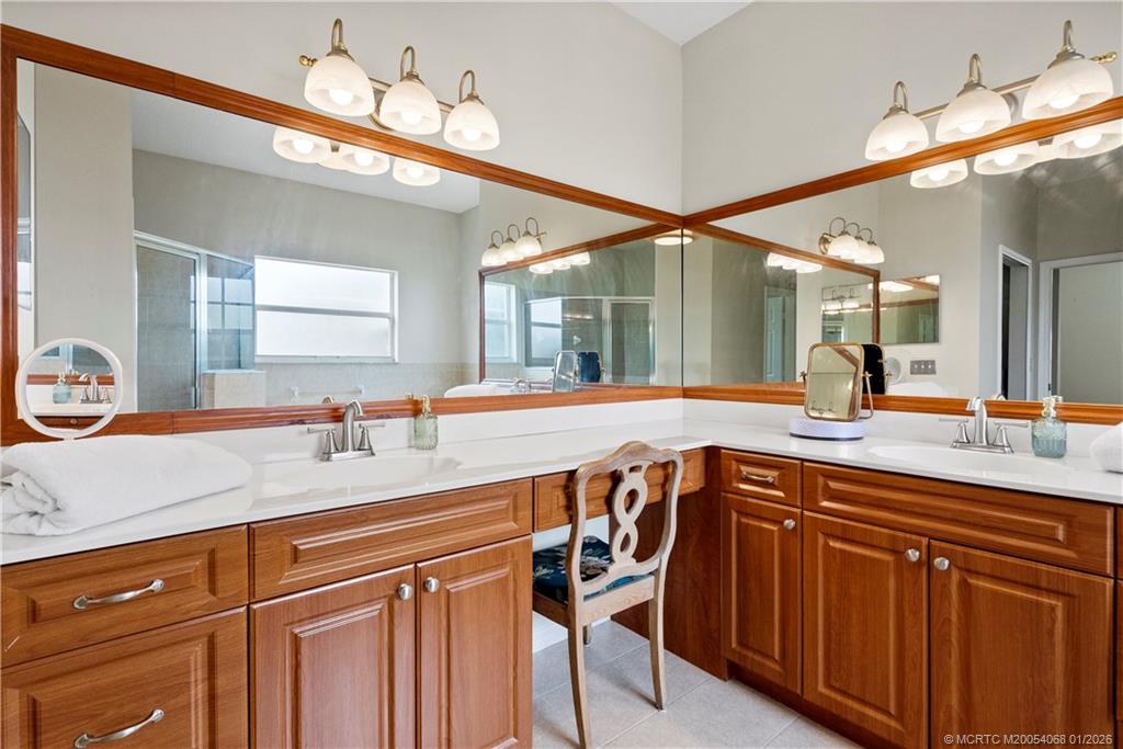 4257 SW Winslow Street