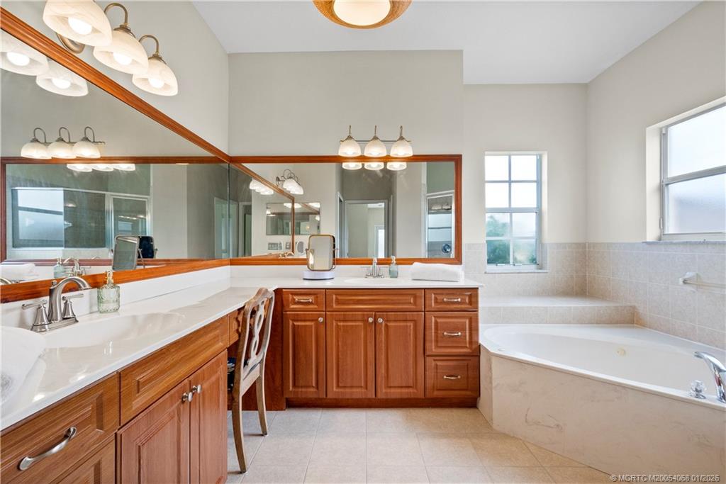 4257 SW Winslow Street