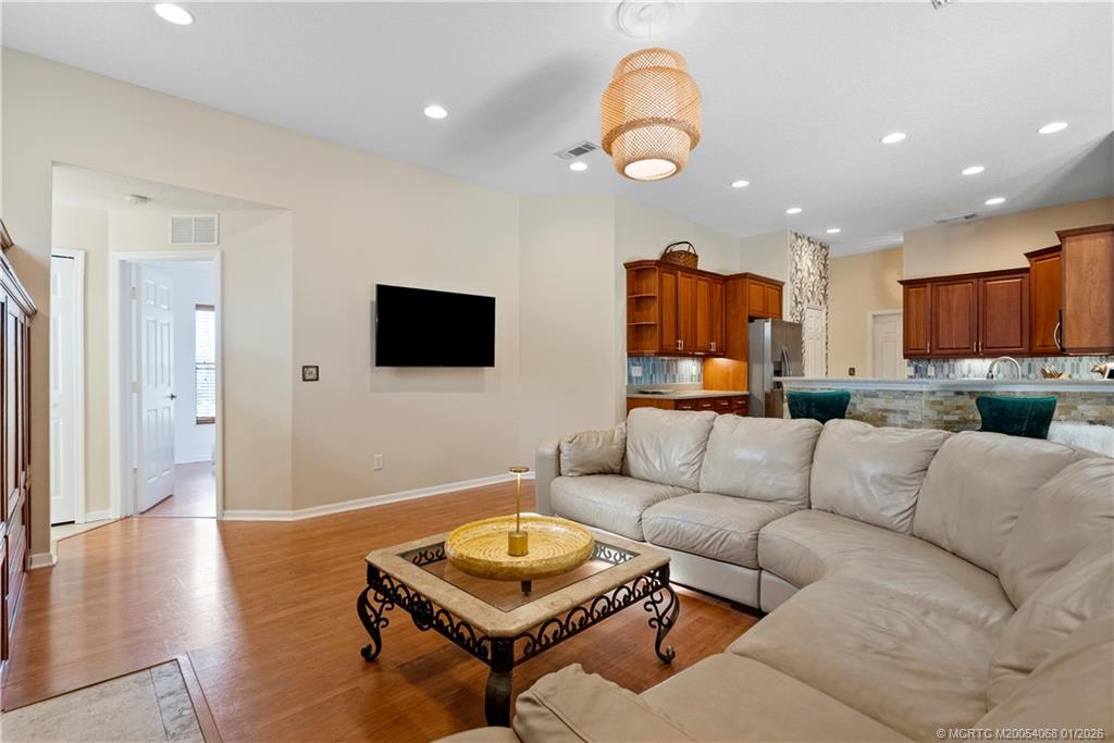 4257 SW Winslow Street