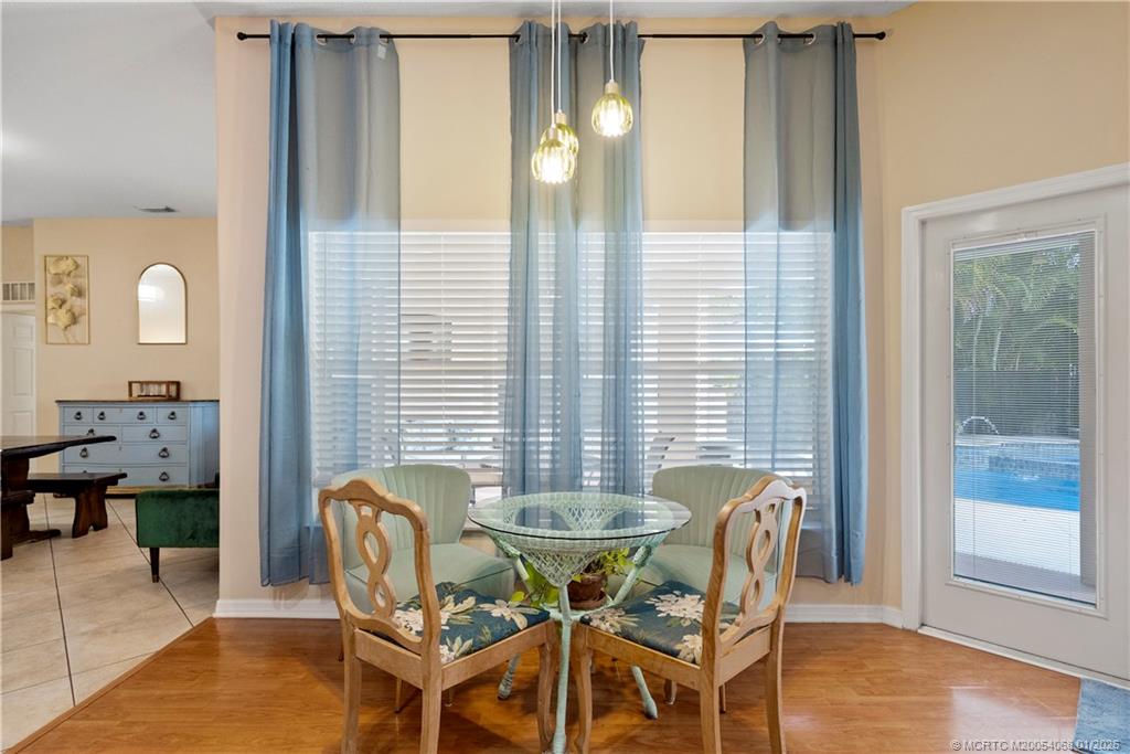 4257 SW Winslow Street