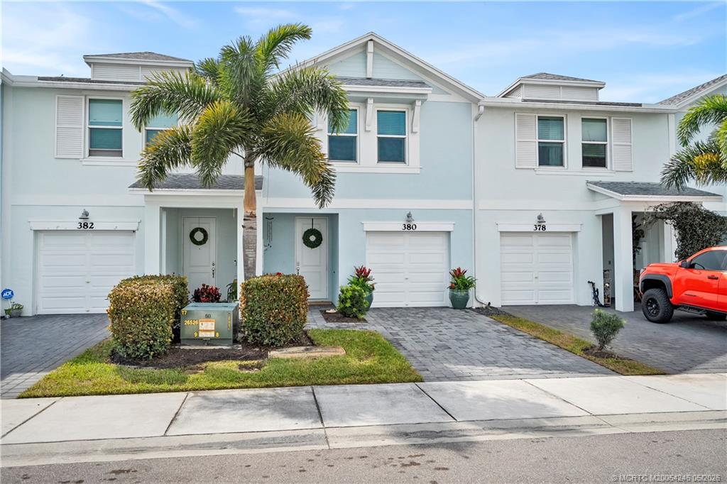 380 SE Sea Hunt Way