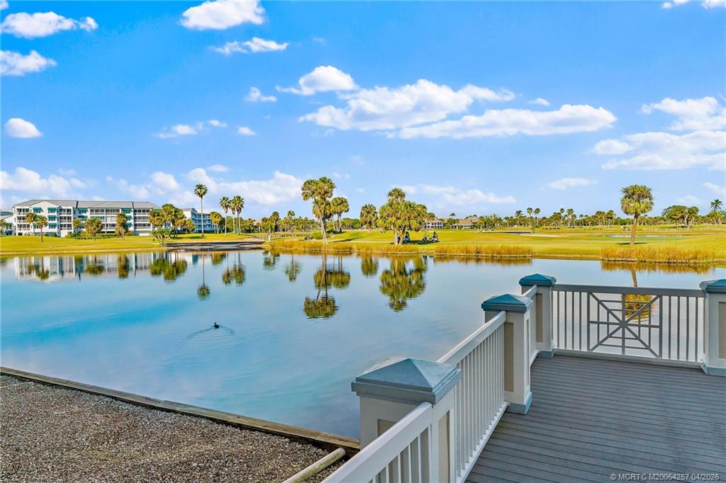40 NE Plantation Road 207