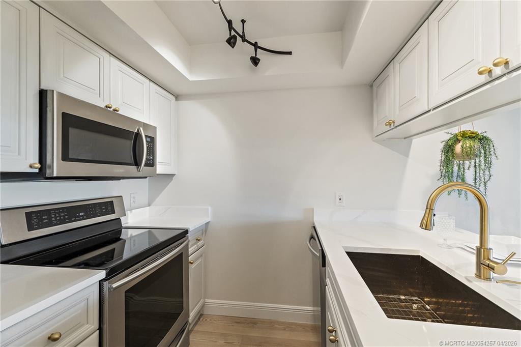 40 NE Plantation Road 207