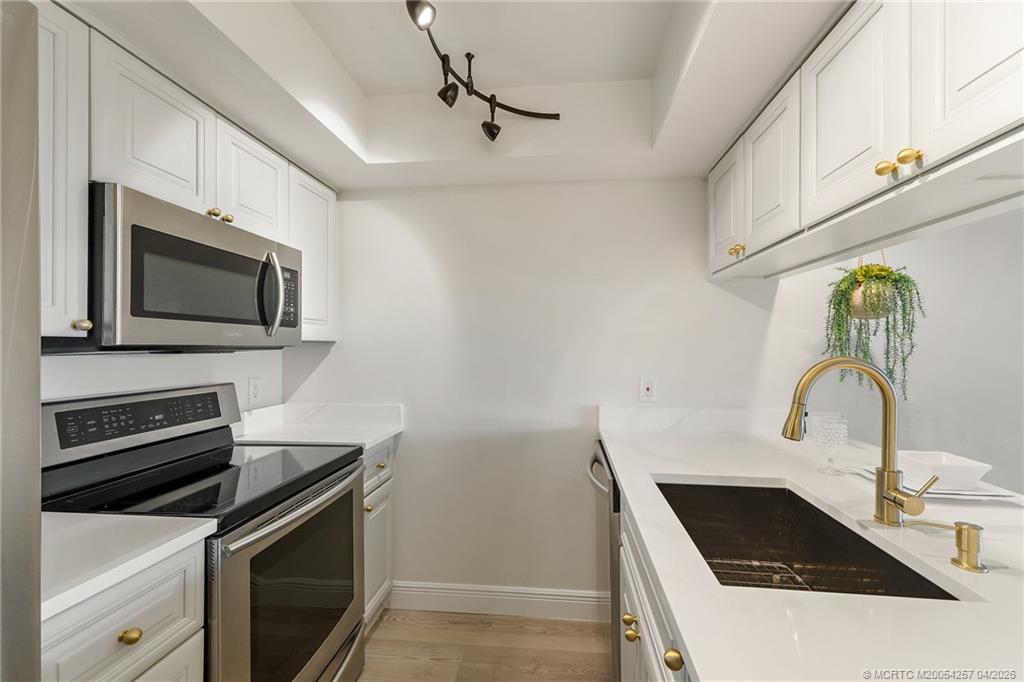 40 NE Plantation Road 207