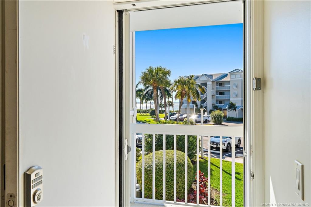 40 NE Plantation Road 207