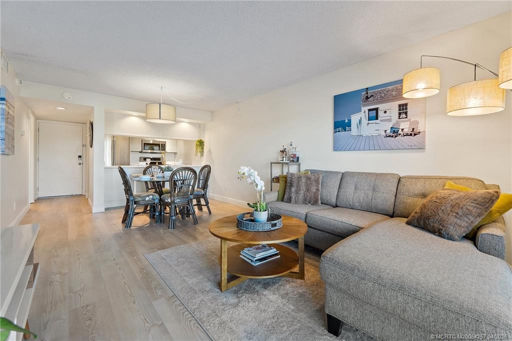 40 NE Plantation Road 207