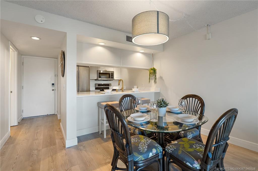 40 NE Plantation Road 207