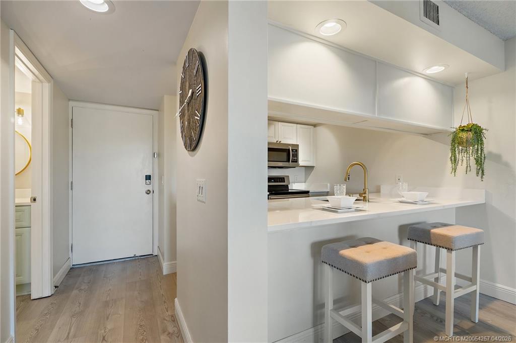 40 NE Plantation Road 207