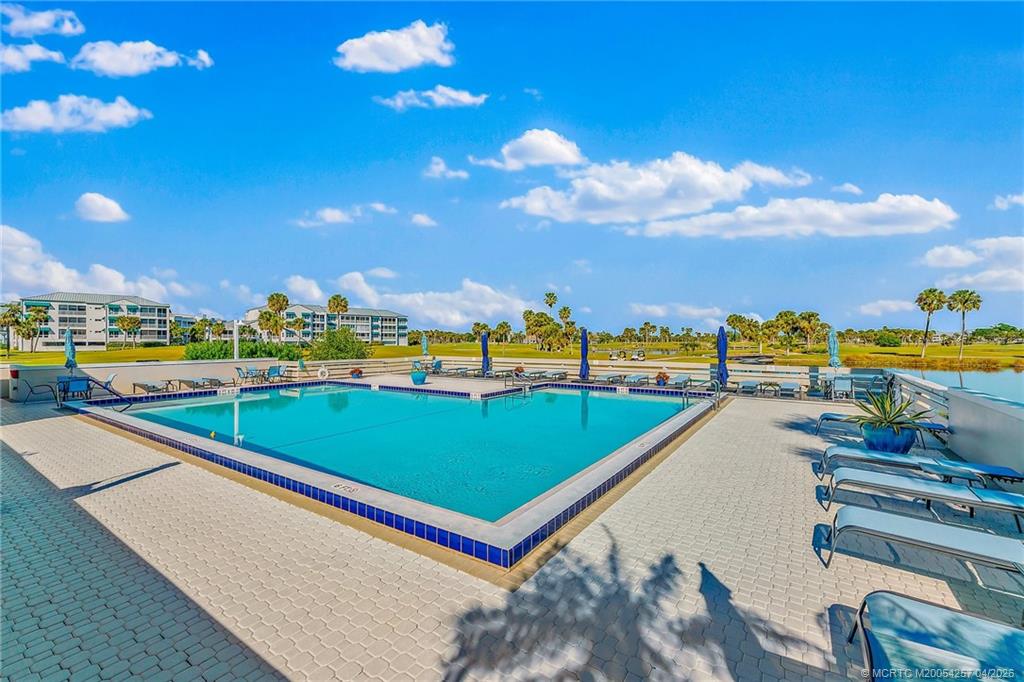 40 NE Plantation Road 207