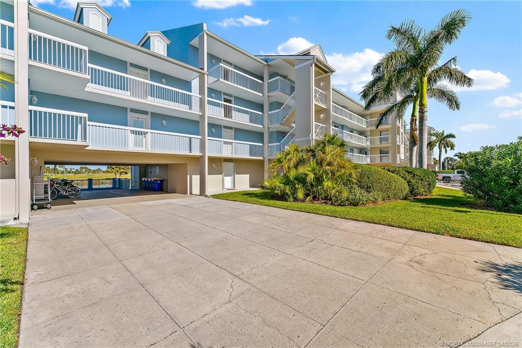 40 NE Plantation Road 207