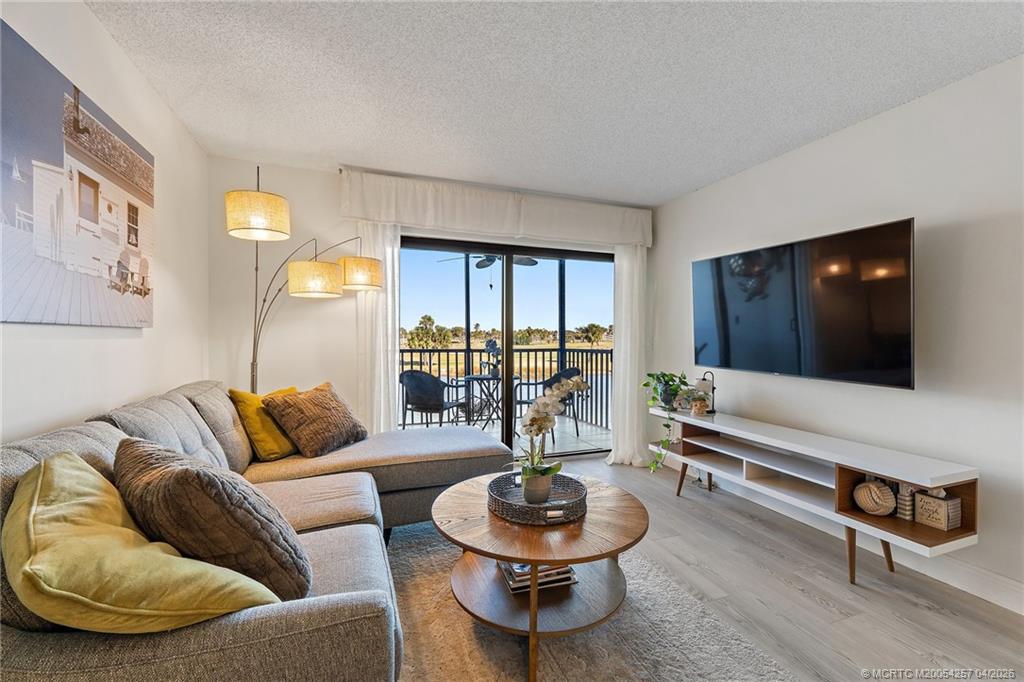 40 NE Plantation Road 207