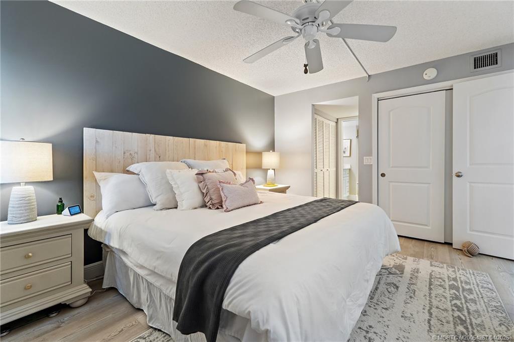 40 NE Plantation Road 207