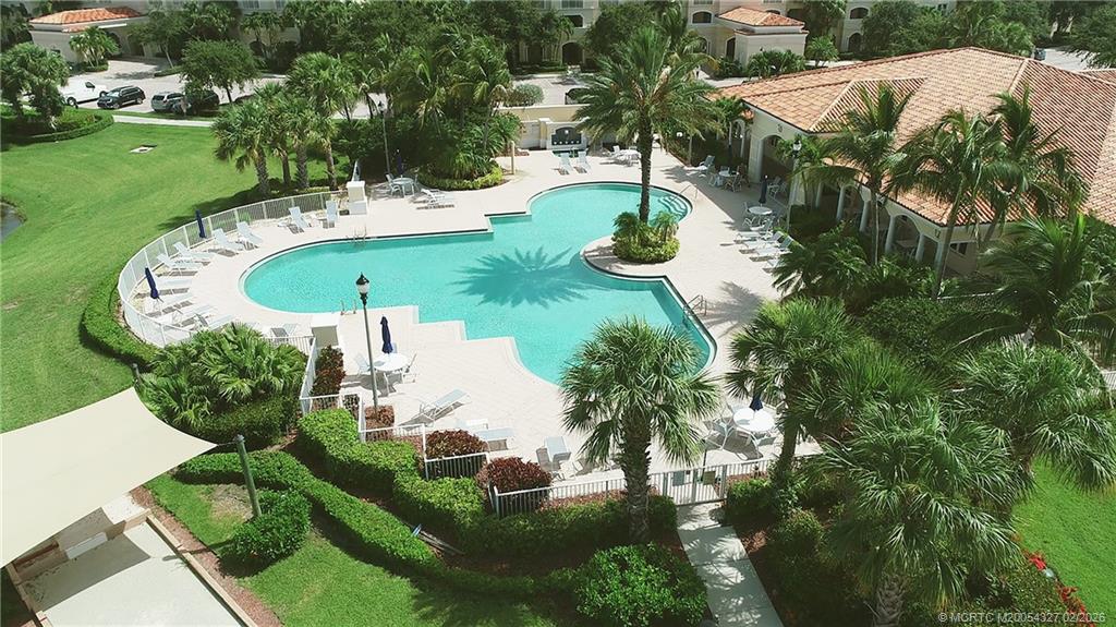 28 Harbour Isle Drive W 306