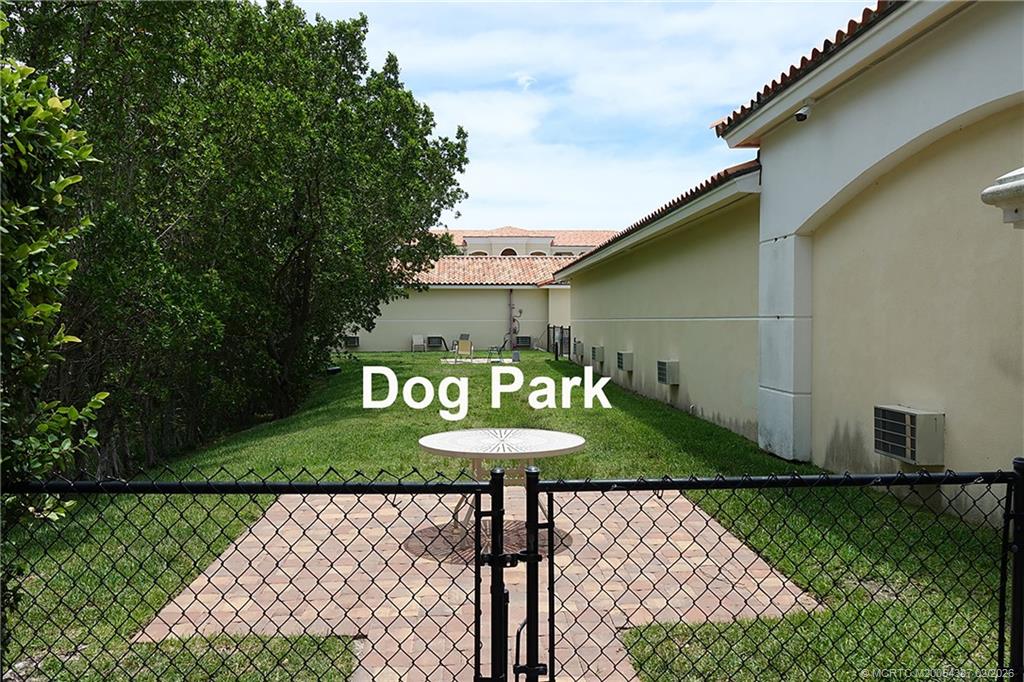 28 Harbour Isle Drive W 306