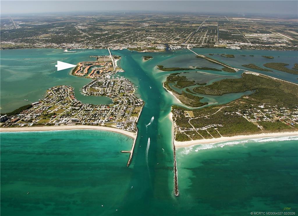 28 Harbour Isle Drive W 306