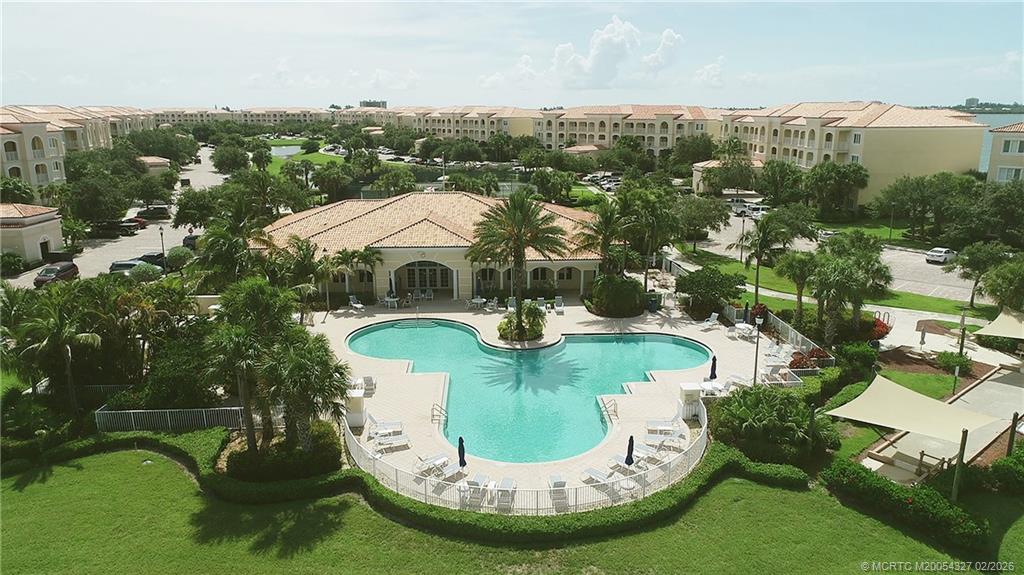 28 Harbour Isle Drive W 306