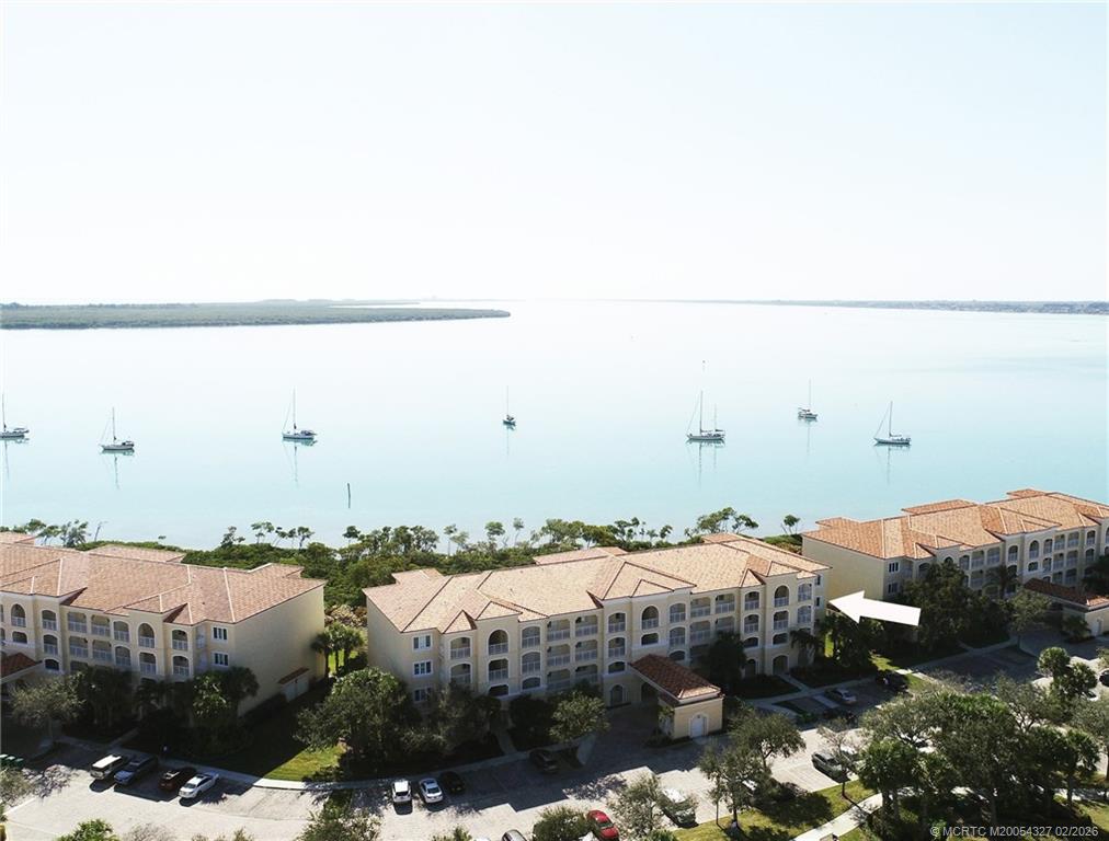 28 Harbour Isle Drive W 306