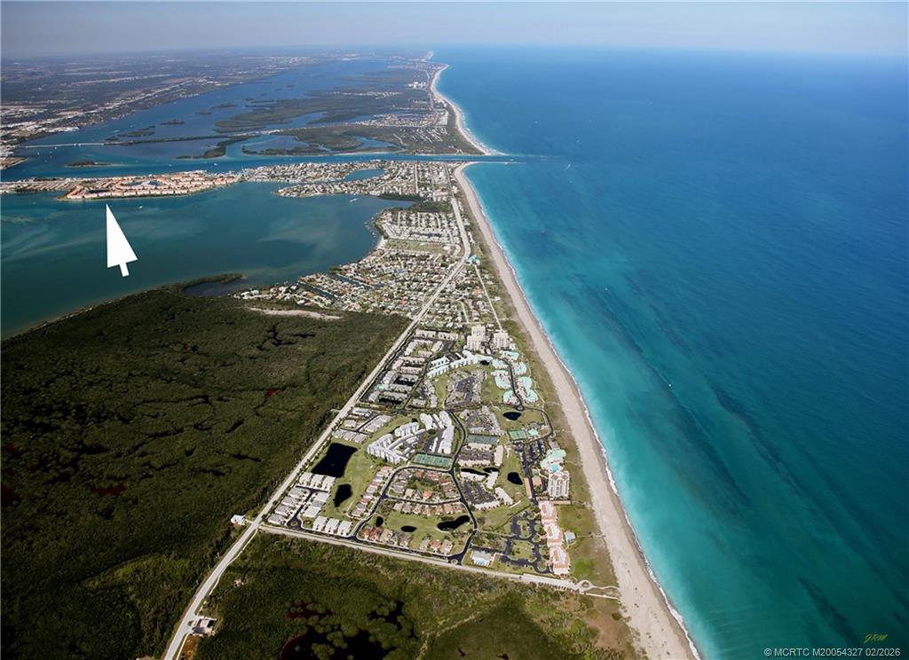 28 Harbour Isle Drive W 306