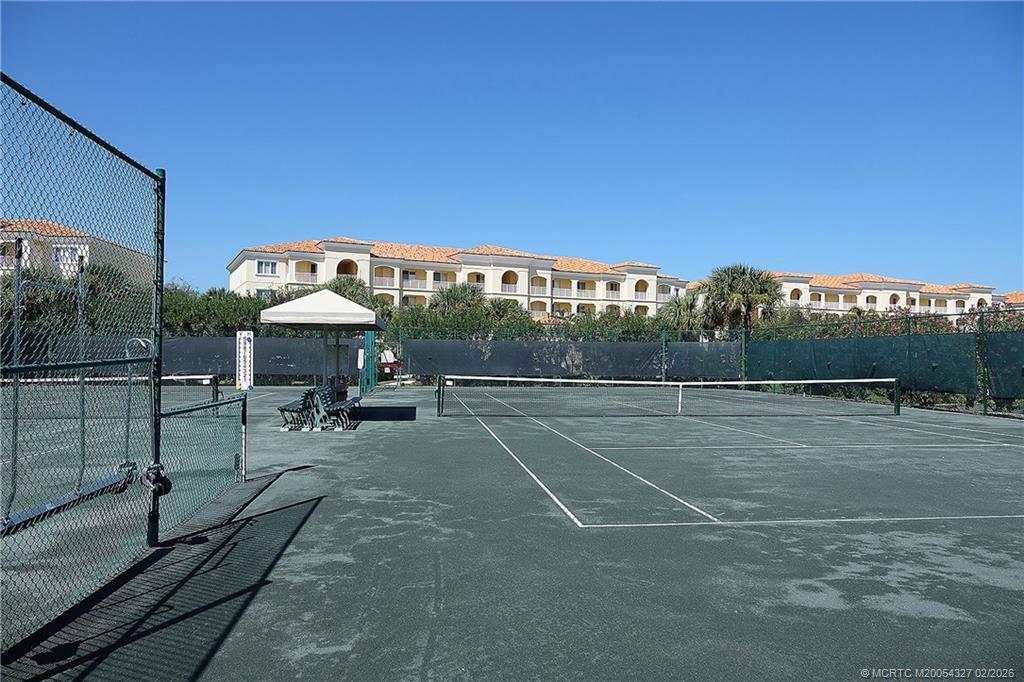 28 Harbour Isle Drive W 306