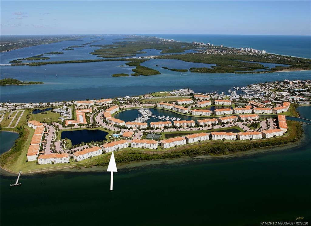 28 Harbour Isle Drive W 306