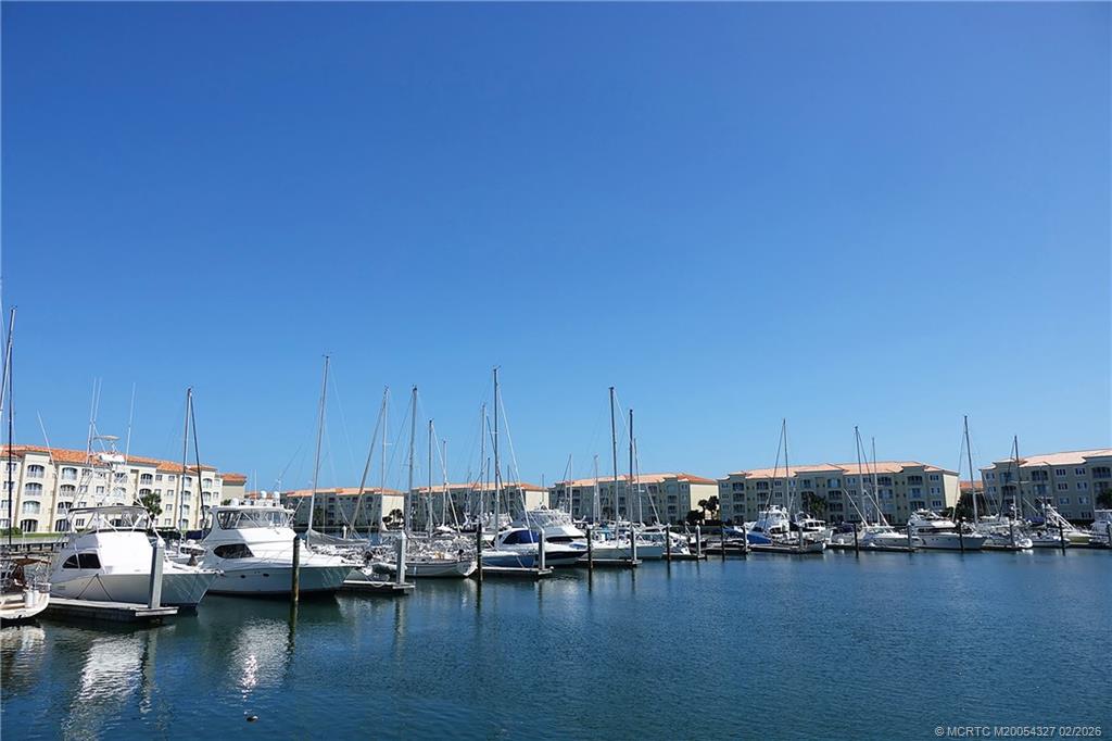 28 Harbour Isle Drive W 306