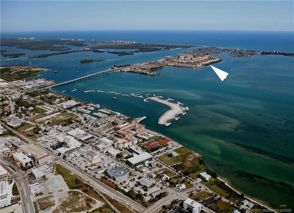 28 Harbour Isle Drive W 306