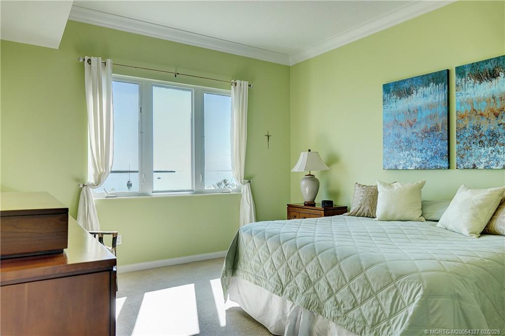 28 Harbour Isle Drive W 306