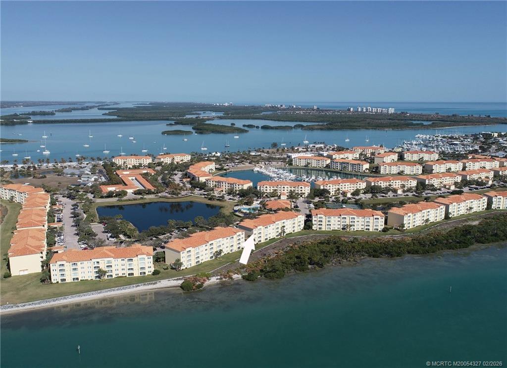 28 Harbour Isle Drive W 306