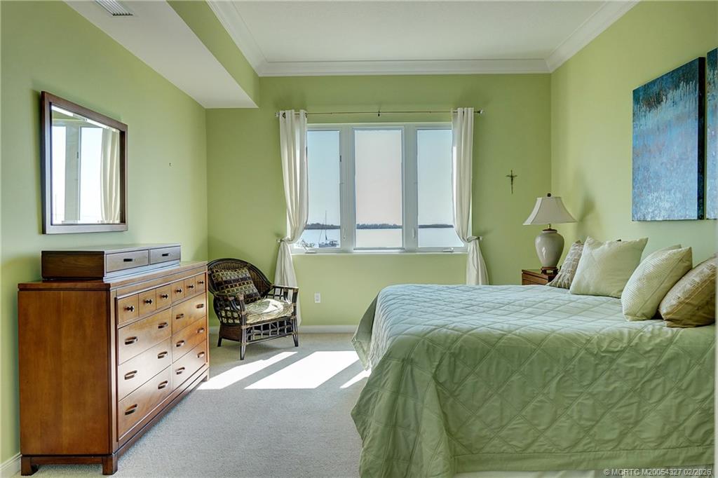 28 Harbour Isle Drive W 306