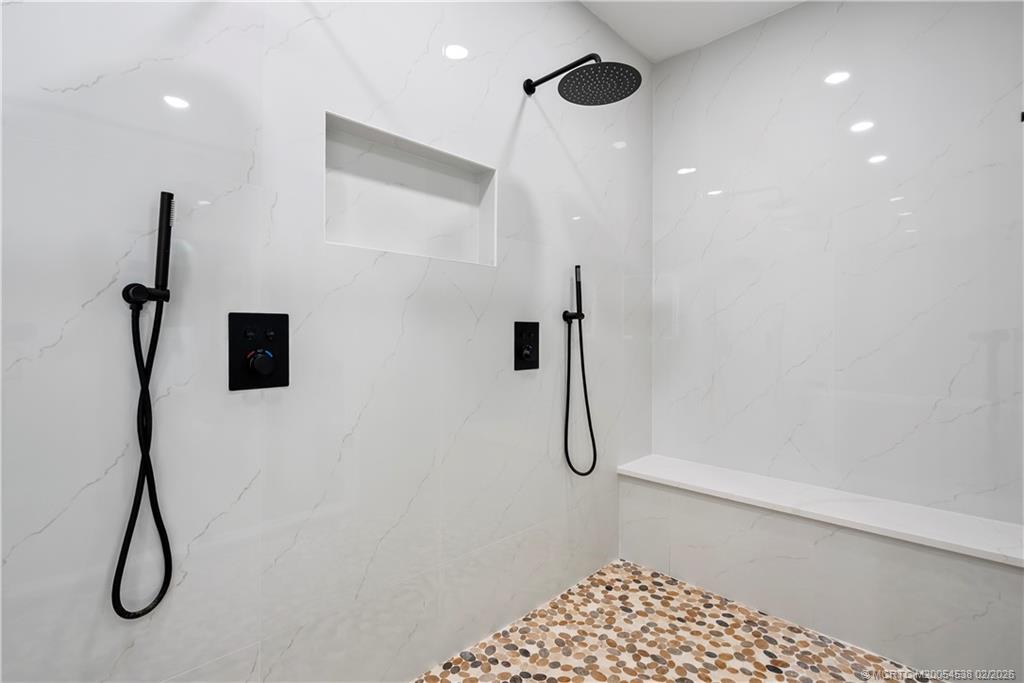 6509 SE Broadmoor Lane