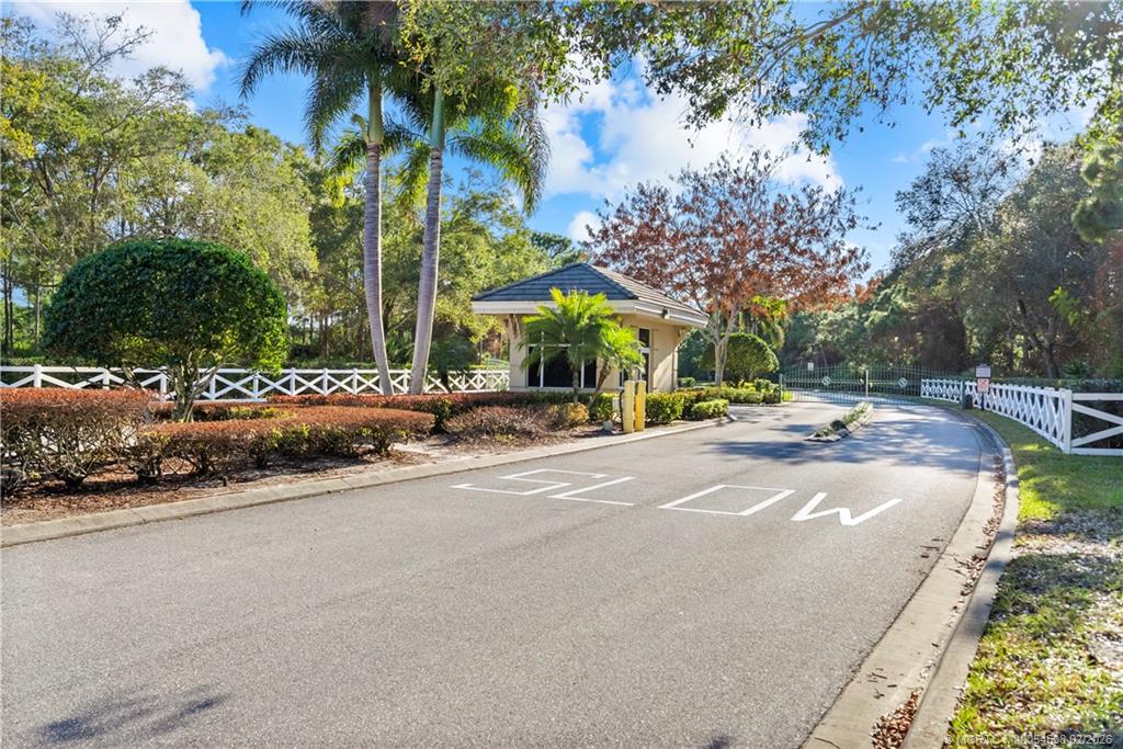 6509 SE Broadmoor Lane