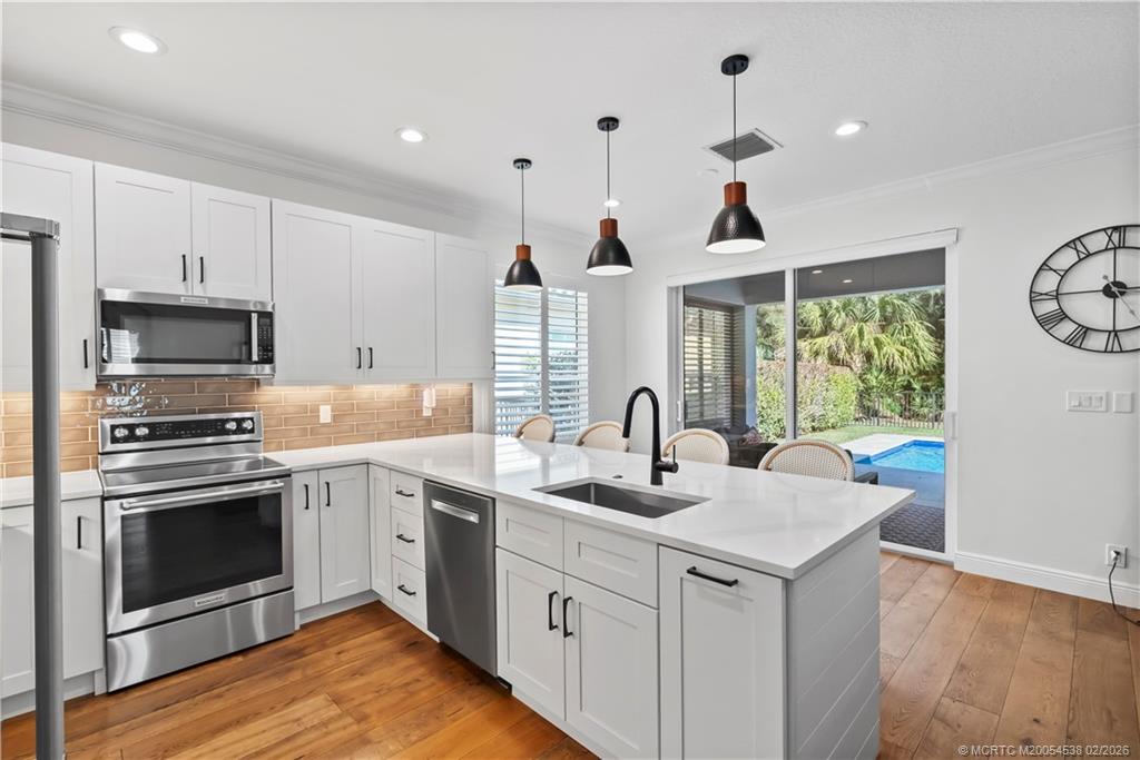 6509 SE Broadmoor Lane