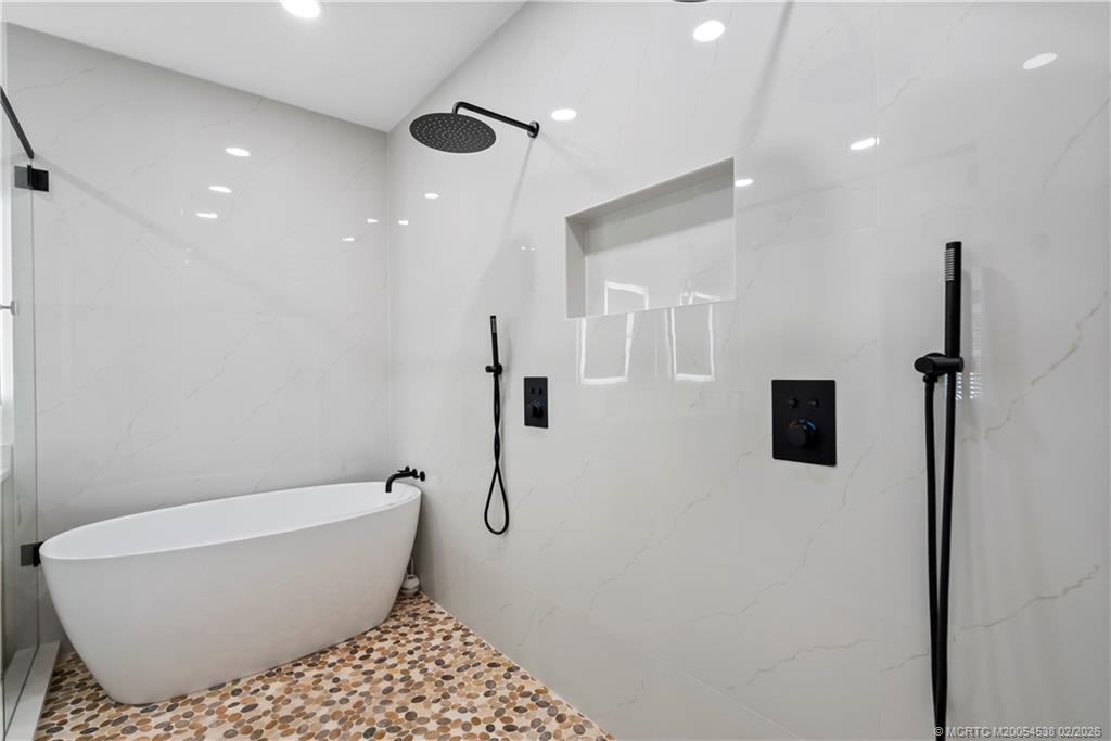 6509 SE Broadmoor Lane