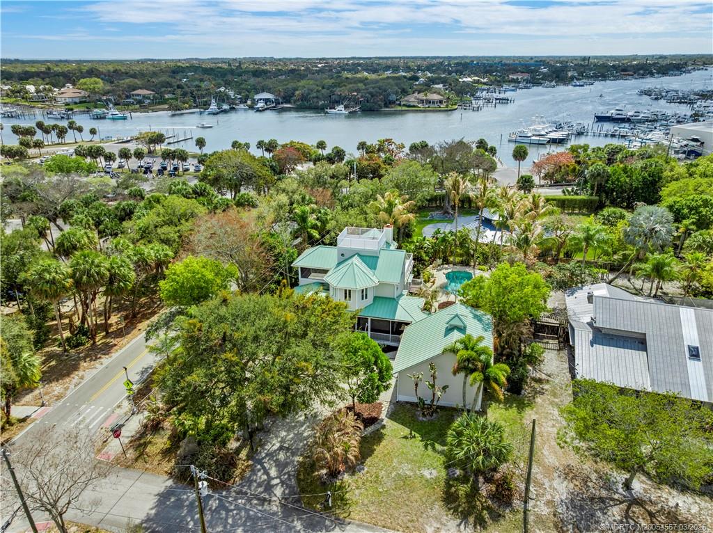 4276 SE Palmetto Street