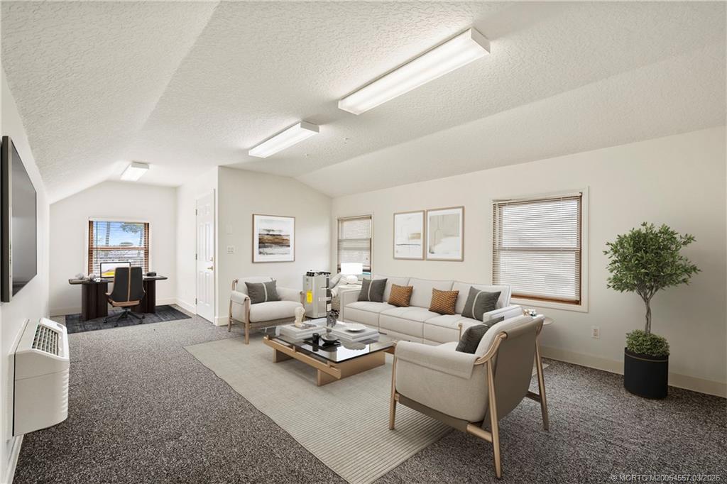 4276 SE Palmetto Street