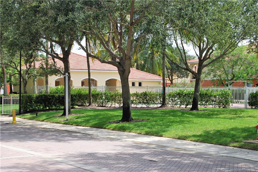 51 SE Sedona Circle 104