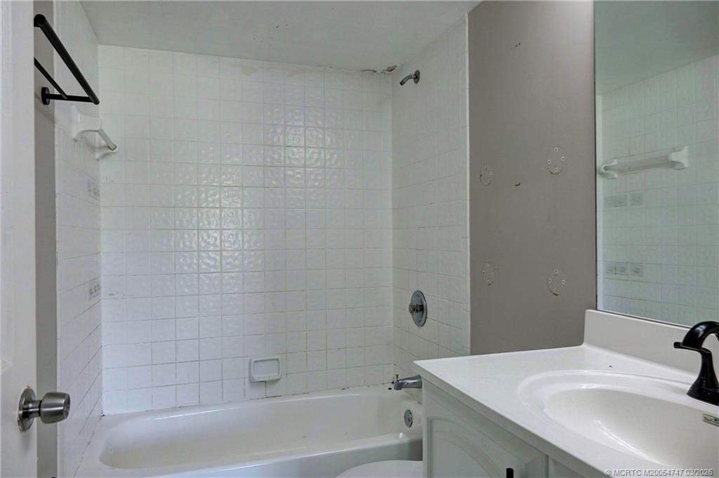 3051 SE Aster Lane 404