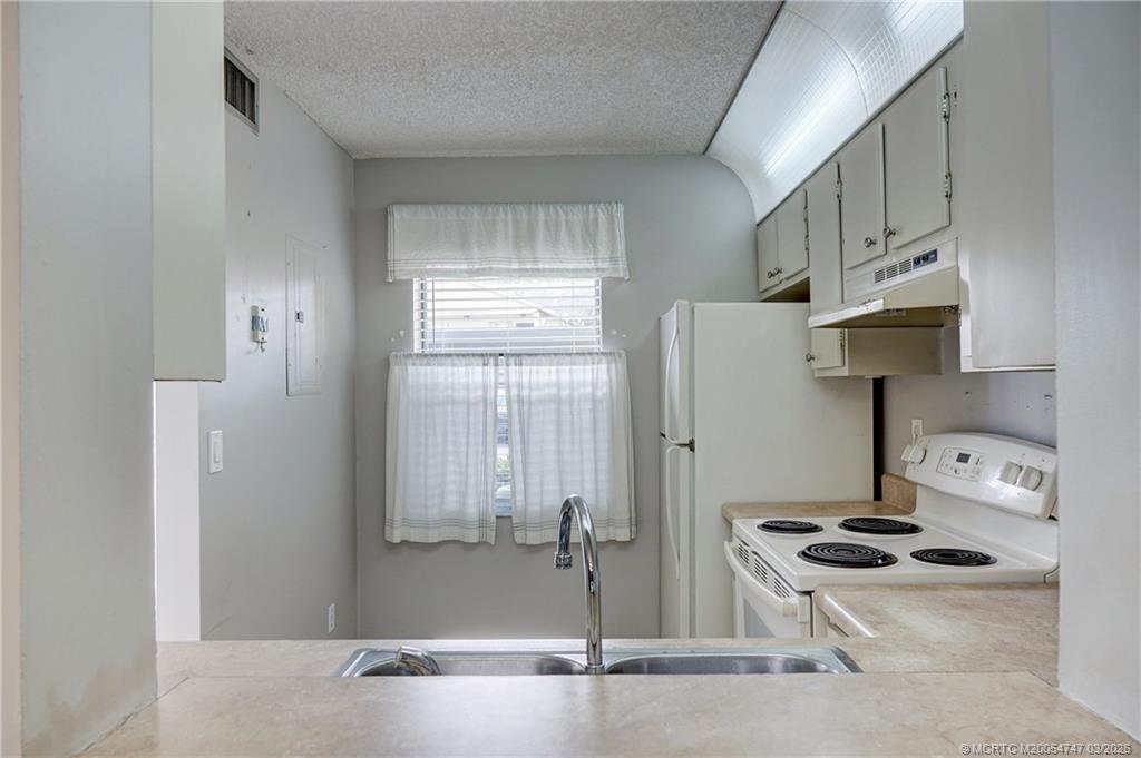 3051 SE Aster Lane 404